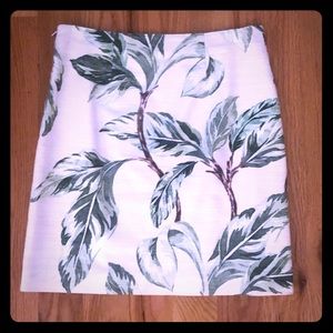Ann Taylor Woven Skirt with Leaf Print